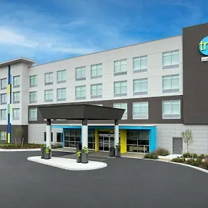 Tru By Hilton East Broad Hotel
